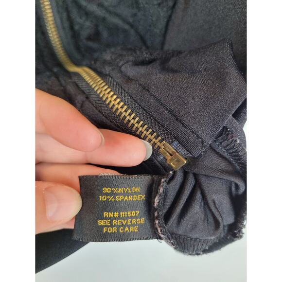 Vintage Rocawear Womens 3/4 Zip Lace Black Hoodie Jacket Size Small - Picture 7 of 11